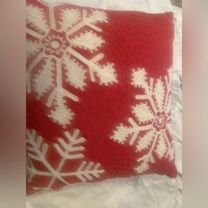 PIER 1 Throw Pillow * Christmas Red with Cream tone Snowflakes * Looks Perfect!